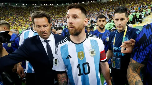 Lionel Messi pasará varias semanas sin acción.
