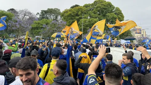 Banderazo en La Boca en apoyo a Riquelme.
