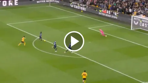 Increíble errado de Sterling en Chelsea vs Wolves