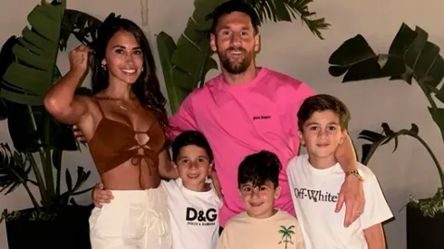 Lionel Messi junto a su familia.