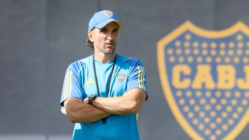 Martínez cambia nombres y esquema en Boca para visitar a Lanús