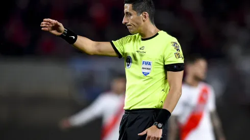 BUENOS AIRES, ARGENTINA – JULY 21: Referee Yael Falcon Perez in action during a match between River Plate and Gimnasia y Esgrima La Plata as part of Liga Profesional 2022  at Estadio Monumental Antonio Vespucio Liberti on July 21, 2022 in Buenos Aires, Argentina. (Photo by Marcelo Endelli/Getty Images)
