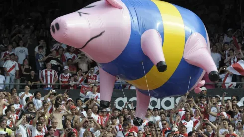 El "Chancho Riquelme" en el Estadio Monumental.
