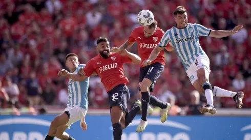 Partido vibrante entre Independiente y Racing.
