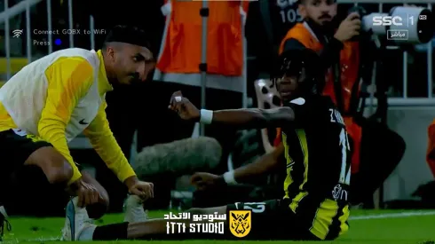 Zakaria Hawsawi se lesionó sacando un lateral.
