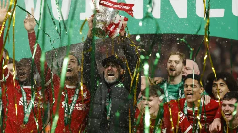 Jurgen Klopp y los jugadores del Liverpool celebran la Carabao Cup

