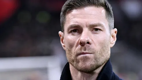 Las palabras de esta eminencia del banquillo de los Reds podrían calar profundo en Xabi Alonso.