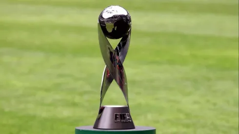 Trofeo del Mundial Sub-17.
