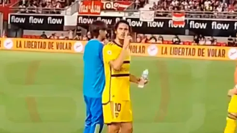 Cavani se cruzó con la hinchada de Estudiantes.
