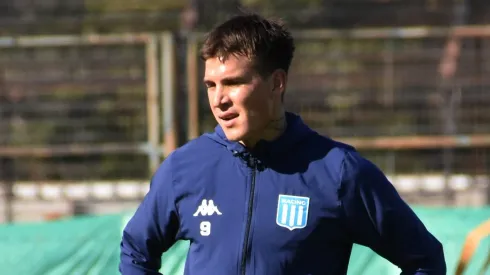 Racing intimó a Reniero por ausentarse a los entrenamientos