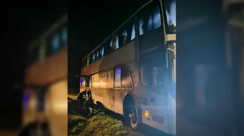 Así quedó el micro con hinchas de River
