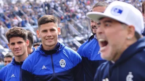 Diego Maradona como entrenador de Gimnasia.
