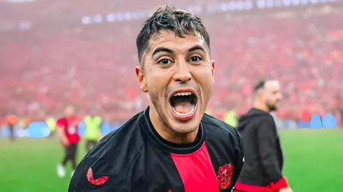 Bayer Leverkusen confirmó su campeonato invicto y Exequiel Palacios fue testigo de un curioso minuto de silencio