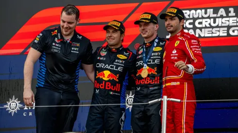 Verstappen y Checo Pérez continuarán en Red Bull.
