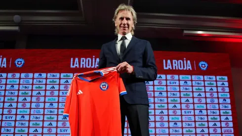 El entrenador no completaría el cupo de 26 futbolistas para disputar la Copa América con Chile.
