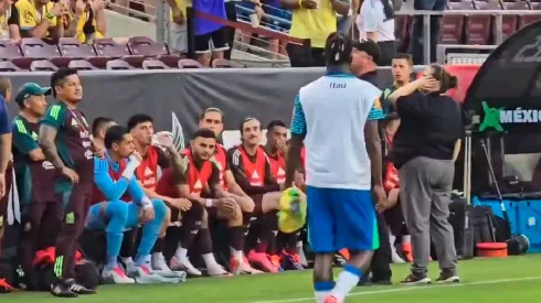 El gesto de Vinicius Jr con los suplentes de México tras el triunfo de Brasil que pasó desapercibido