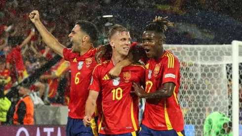 España goleó a Georgia por 4-1 en octavos de final.
