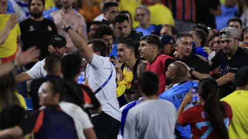 Sacan a la luz un video con el origen de la pelea en las tribunas de Uruguay y Colombia