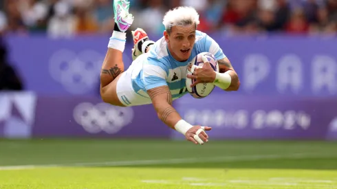 PARIS, FRANCE – JULY 24: Luciano Gonzalez #11 of Team Argentina scores a try during the Men's Rugby Sevens Pool B Group match between Argentina and Kenya on Day -2 of the Olympic Games Paris 2024 at Stade de France on July 24, 2024 in Paris, France. (Photo by Hannah Peters/Getty Images)
