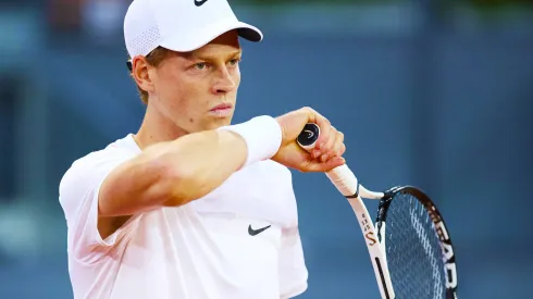 Jannik Sinner se baja de París 2024