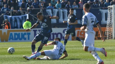 Ind. Rivadavia le ganó a Independiente y sueña de la mano de Villa