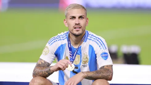 Un compañero de Selección Argentina le propuso a Paredes cambiar sus planes de volver a Boca