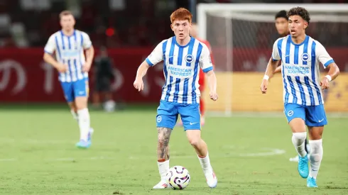 Valentín Barco en acción con la camiseta de Brighton.
