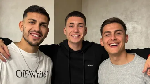 Leandro Paredes, Matías Soulé y Paulo Dybala son compañeros.
