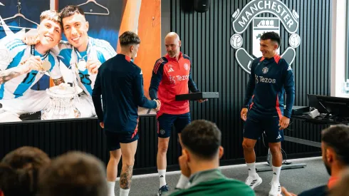 Lisandro Martínez y Alejandro Garnacho fueron reconocidos por el Manchester United por su consagración en la Copa América.
