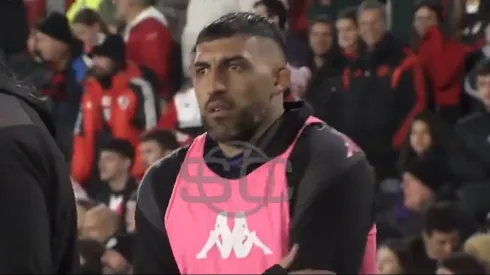 Wanchope Ábila antes de entrar en el segundo tiempo.
