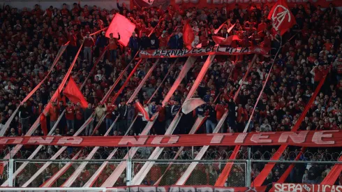 Los barras de Independiente apretaron a los jugadores.
