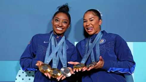 Simone Biles y Jordan Chiles, destacadas gimnastas en París 2024.
