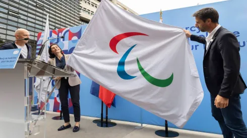 La bandera de los Juegos Paralímpicos es todo un símbolo del deporte adaptado.
