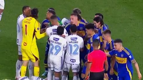 VIDEO | Se picó: la pelea entre los jugadores de Boca y Cruzeiro que repartió tarjetas amarillas