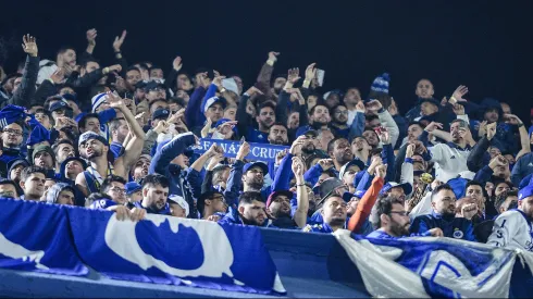 Los hinchas de Cruzeiro en la Bombonera.