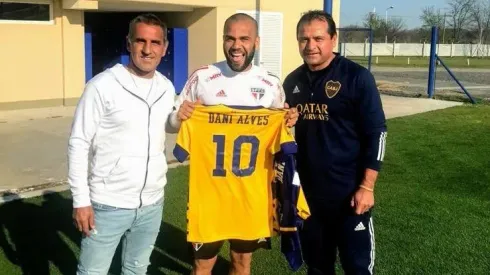 Raúl Cascini, Dani Alves y Marcelo Delgado
