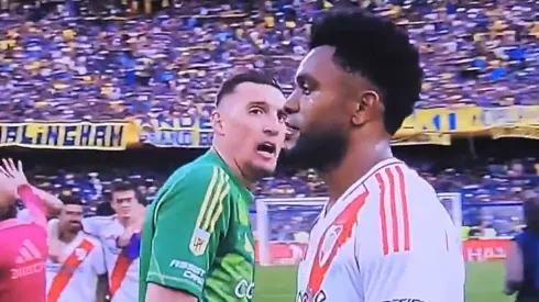 El enojo de Franco Armani con su compañero.