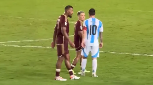 No se vio en TV: el cruce de Lionel Messi con Yeferson Soteldo y Salomón Rondón en pleno Venezuela vs. Argentina