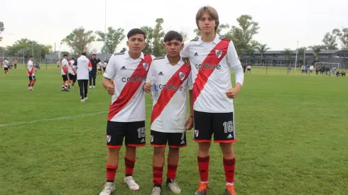 Valentino López con la camiseta de River.
