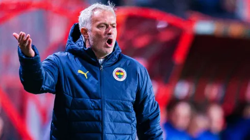 Sus propios jugadores lesionaron a Mourinho