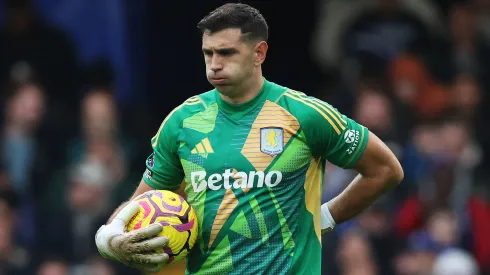 Dibu pidió el cambio y no salió al segundo tiempo