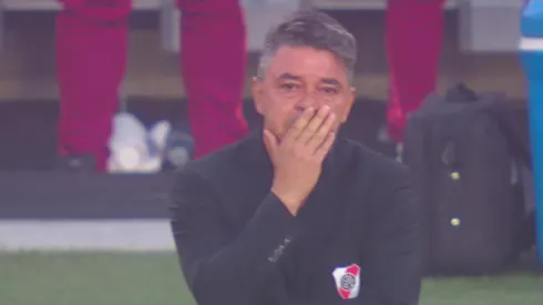 Marcelo Gallardo rompió en llanto por el minuto de silencio por la pérdida de su padre.
