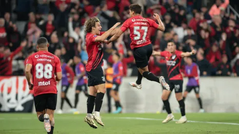 Paranaense acaba de irse al descenso.
