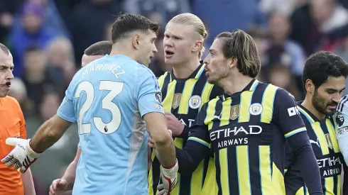 Qué pasó entre Dibu Martínez, Haaland y Grealish en el entretiempo de Aston Villa vs. Manchester City