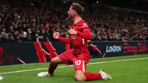 Alexis Mac Allister festejando un gol en Liverpool.