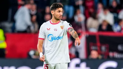 Gonzalo Montiel con la camiseta de Sevilla.