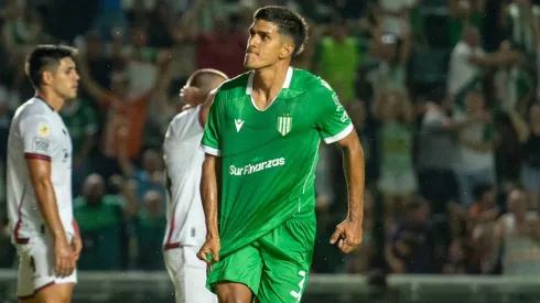 Nasif, cedido por River, goleador del torneo en Banfield