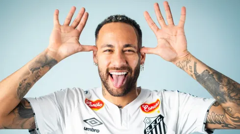 Neymar fue presentado en Santos.