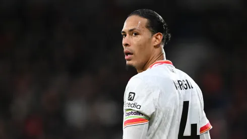 Virgil Van Dijk no renueva aún con el Liverpool y tiene ofertas