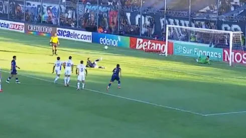 Sebastián Villa falló un penal para Independiente Rivadavia.